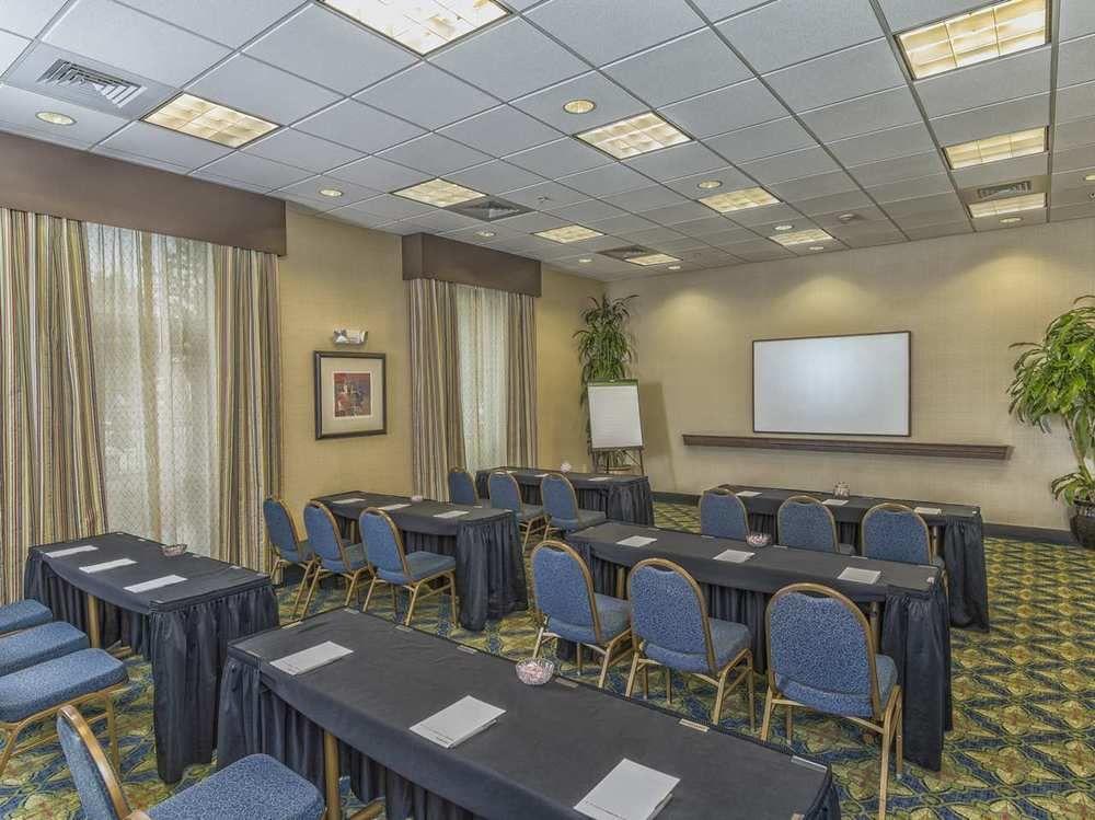 Hampton Inn Belmont At Montcross Exteriör bild