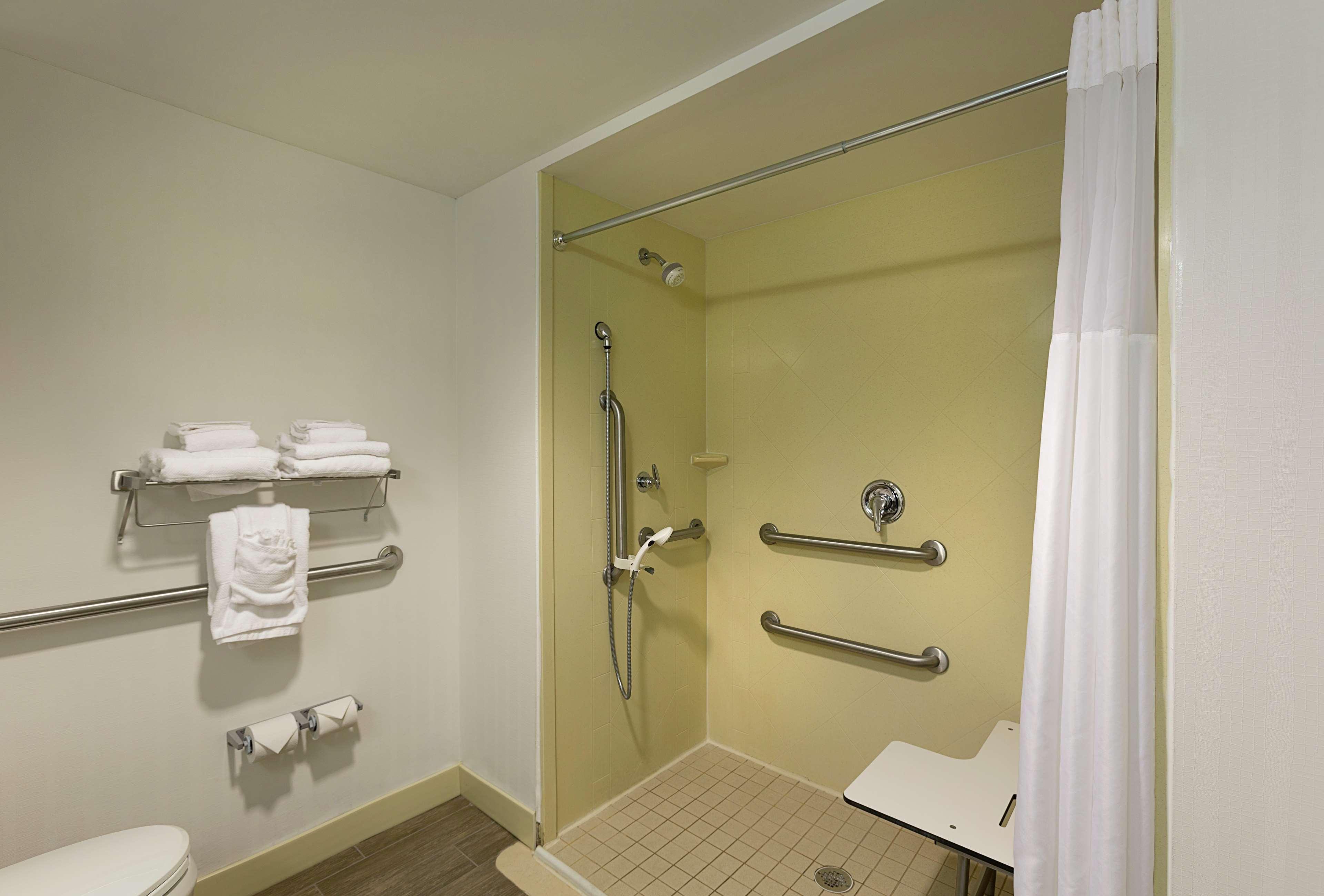 Hampton Inn Belmont At Montcross Exteriör bild